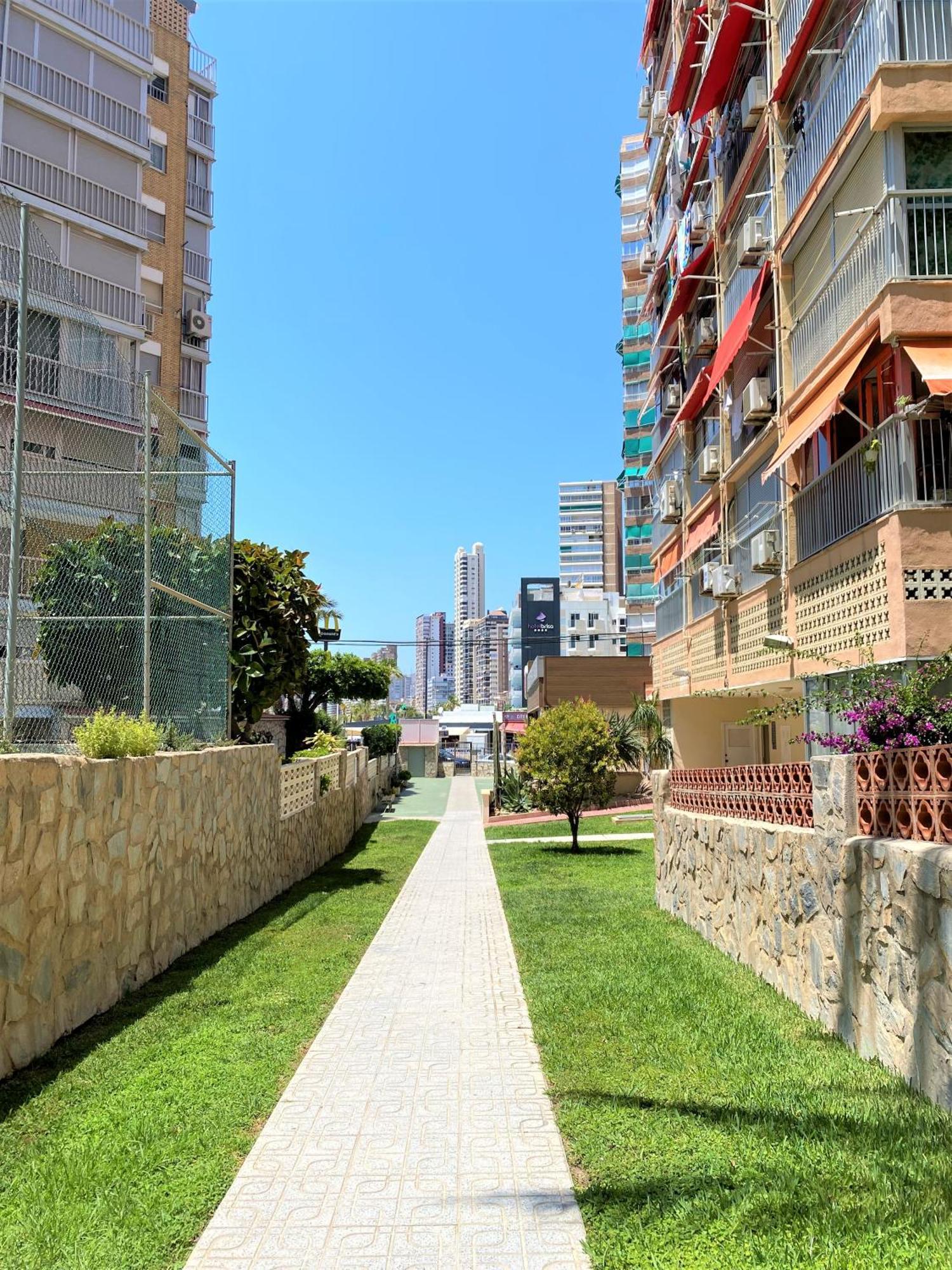 Carabelas Apartments Бенидорм Экстерьер фото